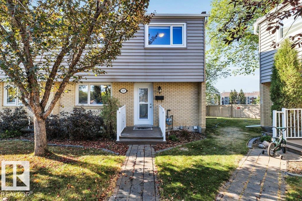 169 Royal Rd NW, Edmonton, AB T6J 2E7