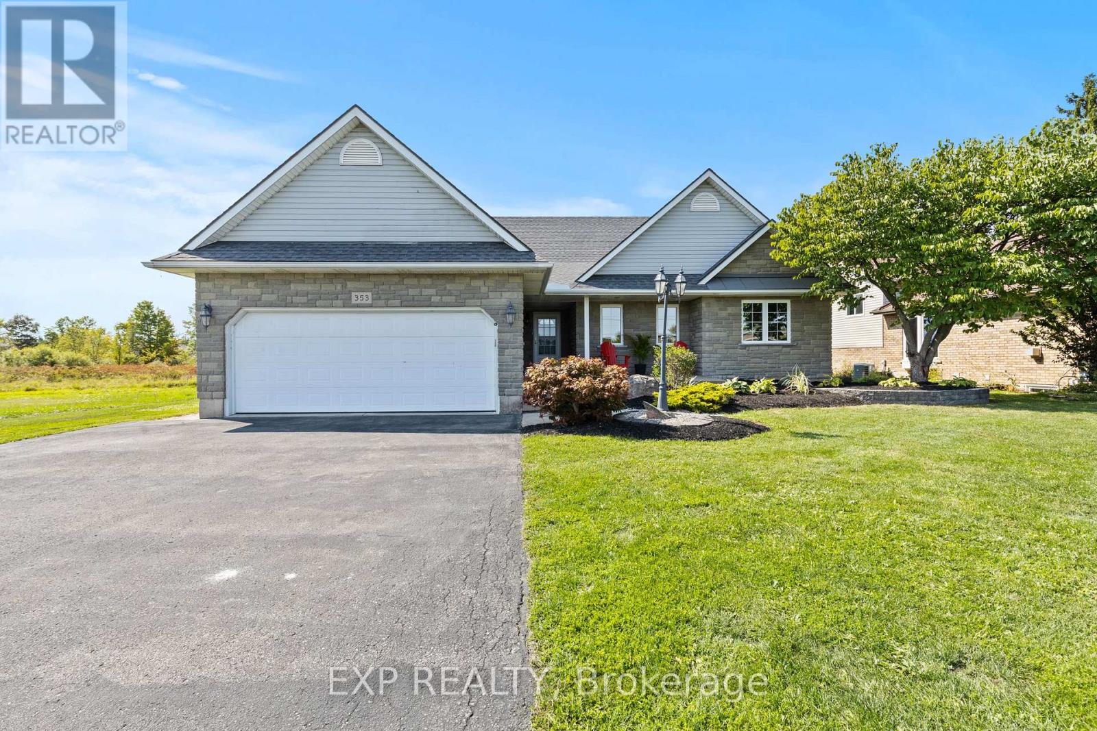 353 S Pelham Rd, Welland, ON L3B 5N8