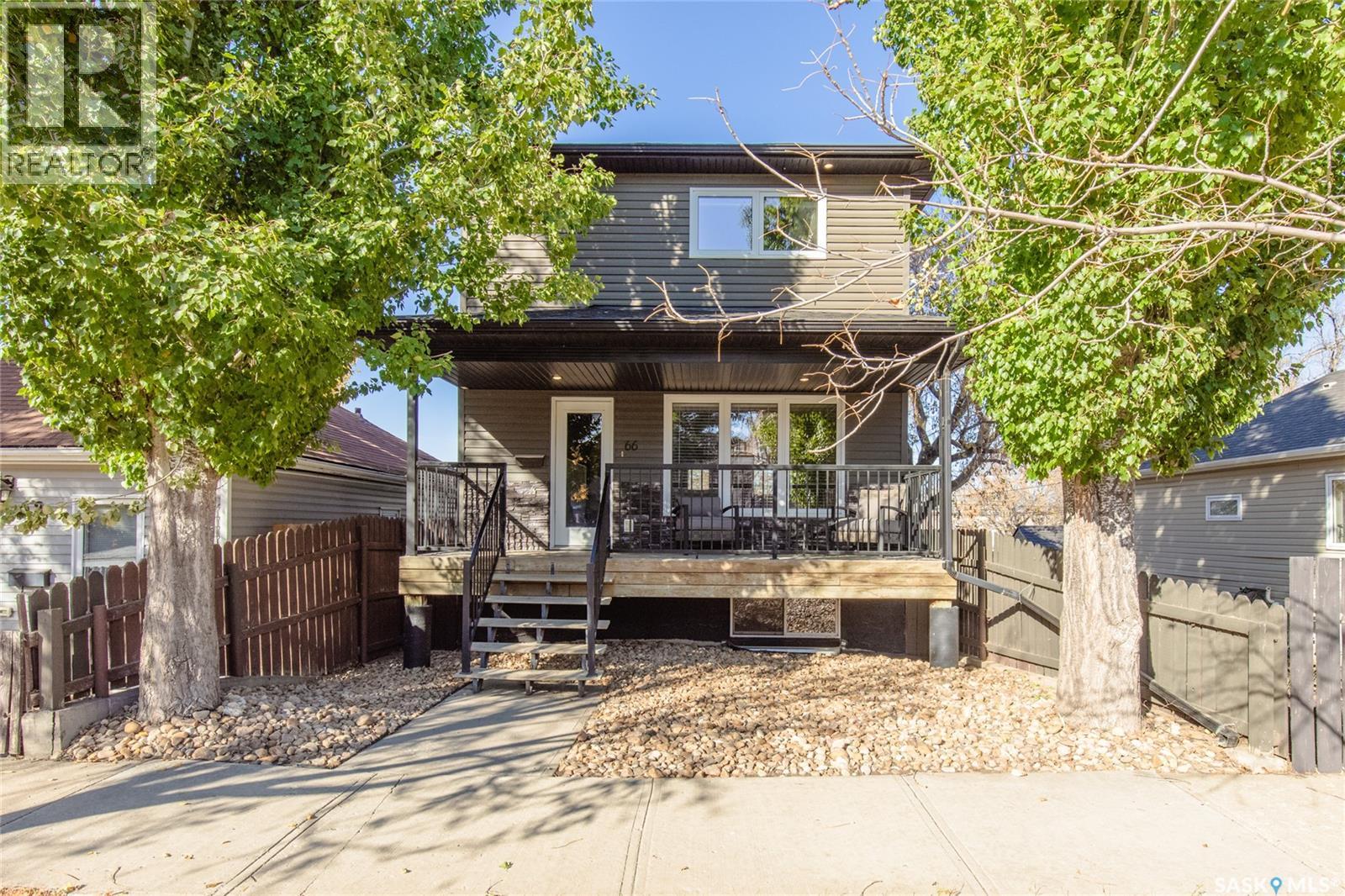 66 Iroquois St E, Moose Jaw, SK S6H 4S8