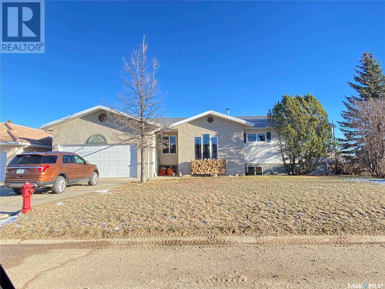 620 Griffin St, Maple Creek, SK S0N 1N0