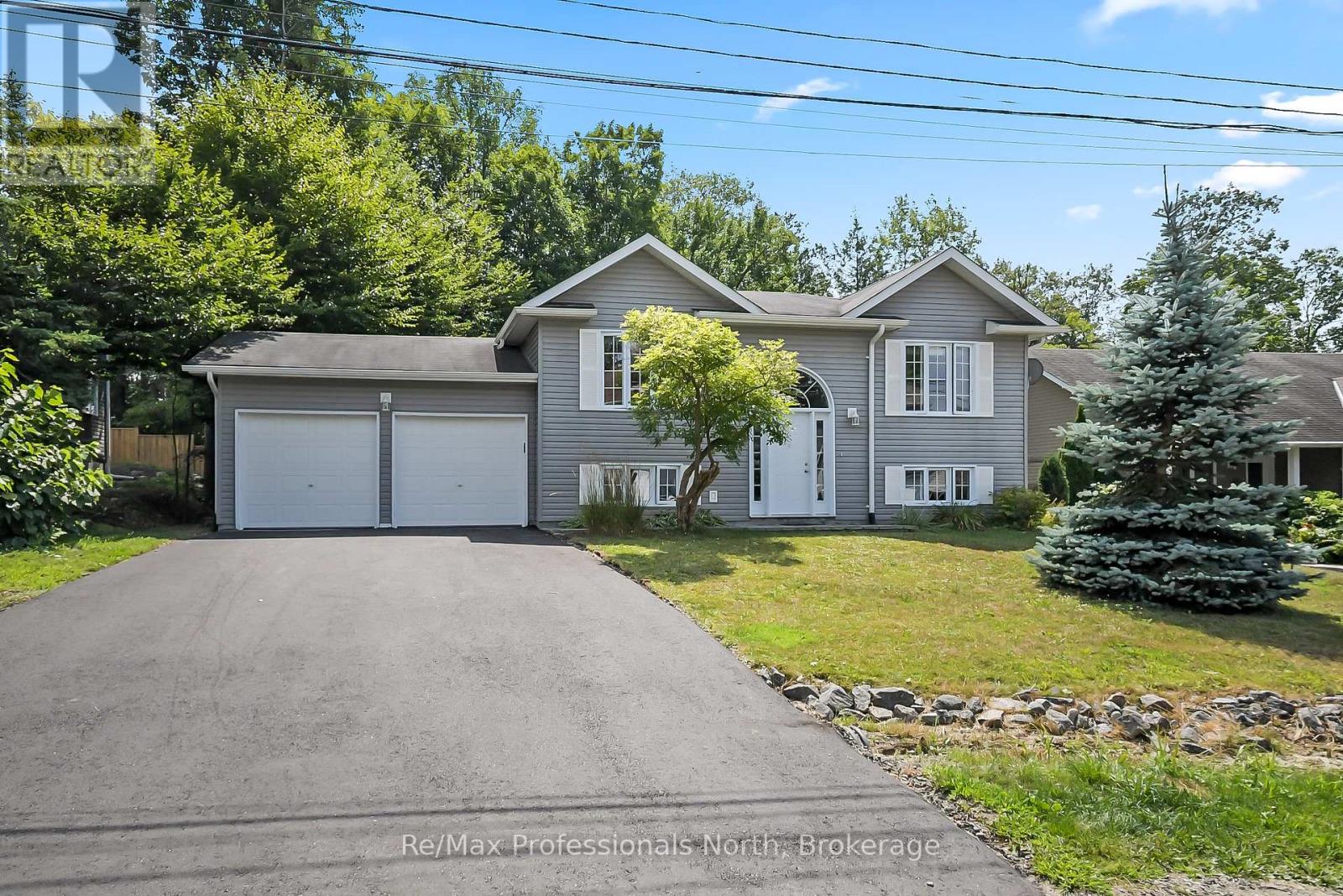 635 Wagner St, Gravenhurst, ON P1P 1E1