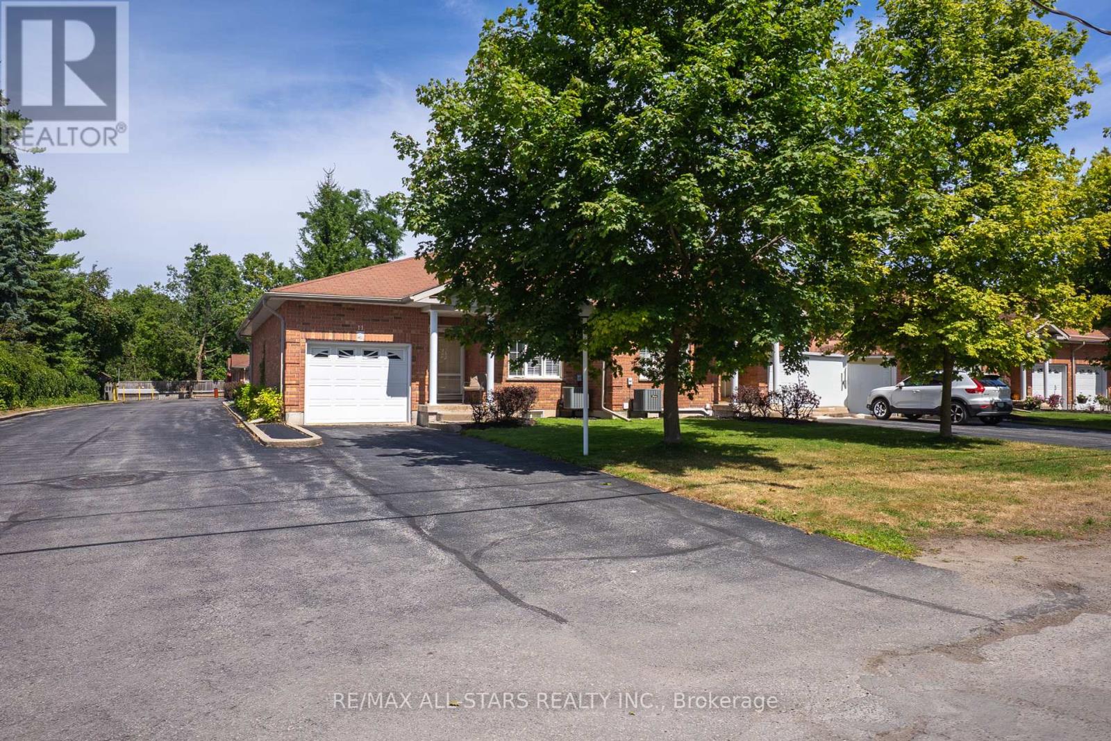 11 111 Colborne St, Kawartha Lakes, ON K0M 1N0