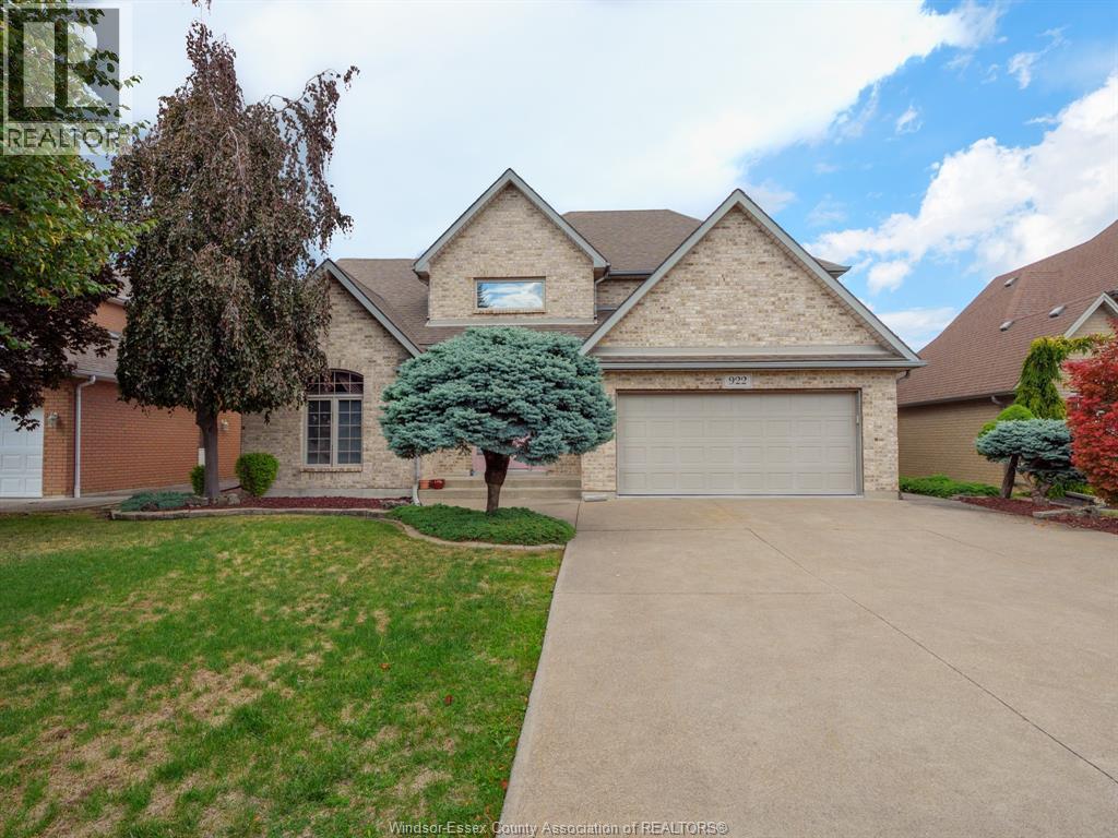 922 Lake Shore Dr, Windsor, ON N9G 2R2