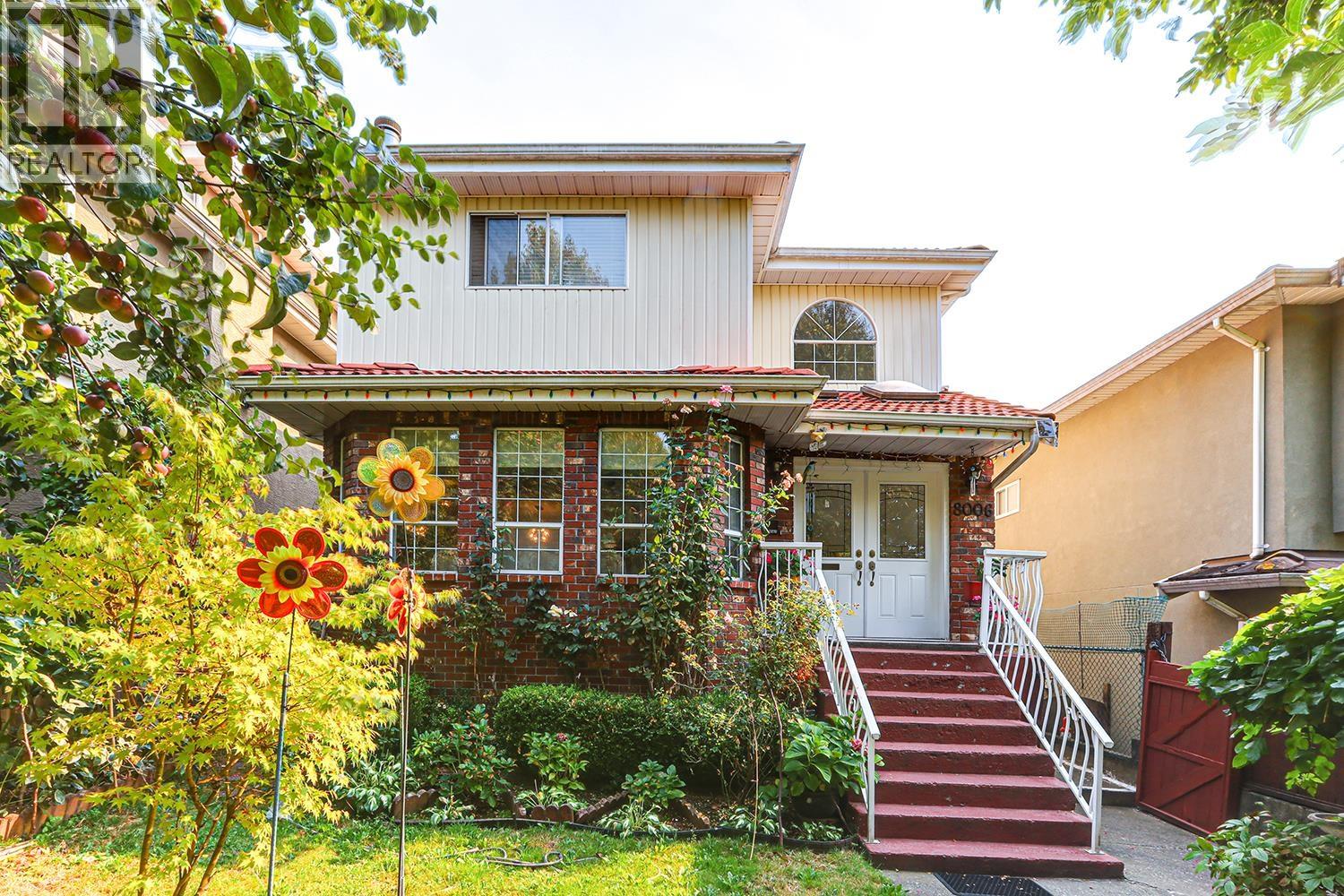 8006 Chester St, Vancouver, BC V5X 3Y6