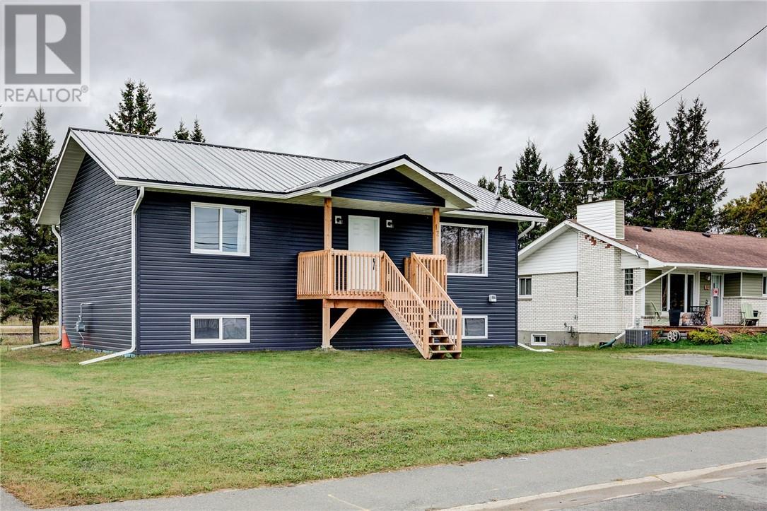 12 Rutland Ave, Markstay-Warren, ON P0H 2N0