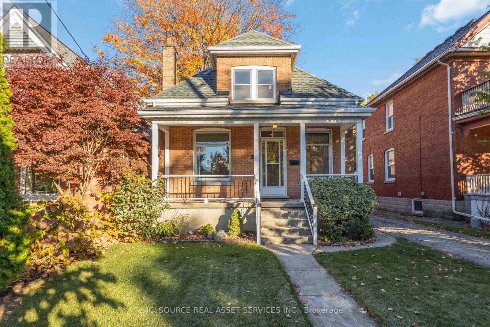 412 Grosvenor St, London, ON N5Y 3S4