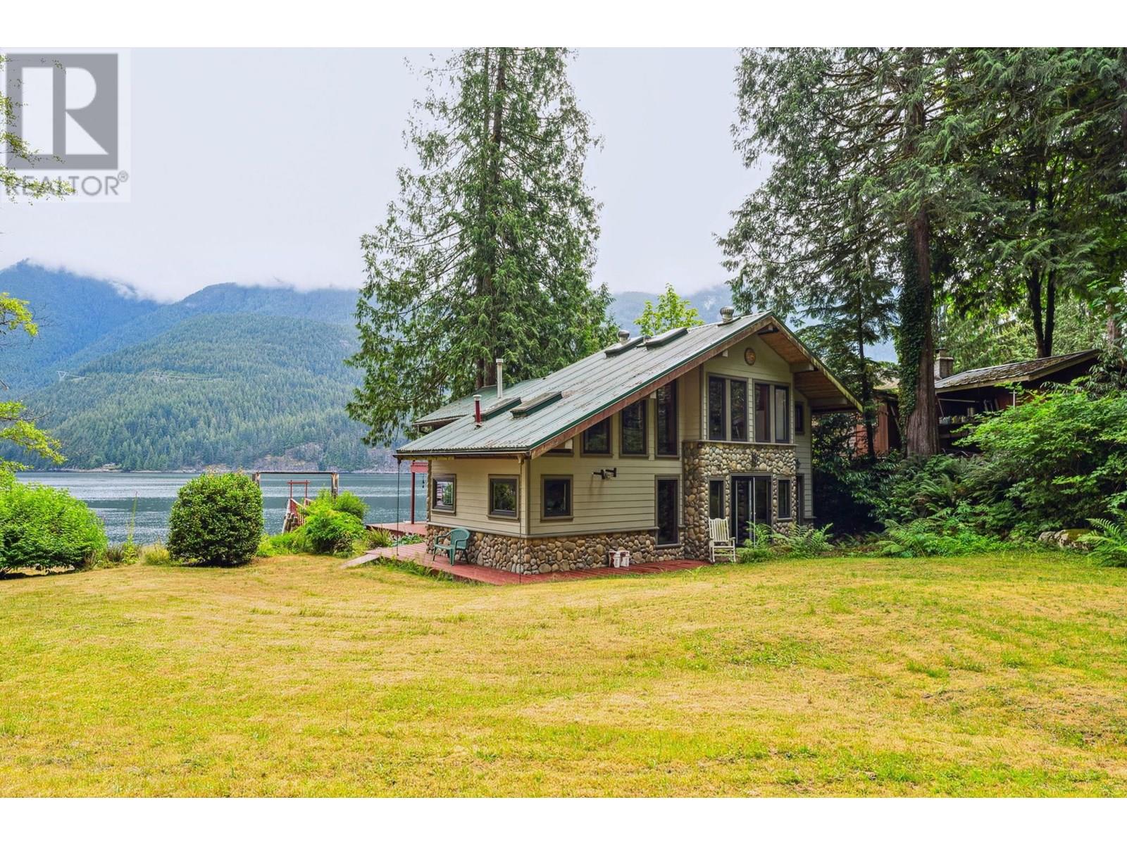 1213 Coldwell Bch, North Vancouver, BC V0V 0V0