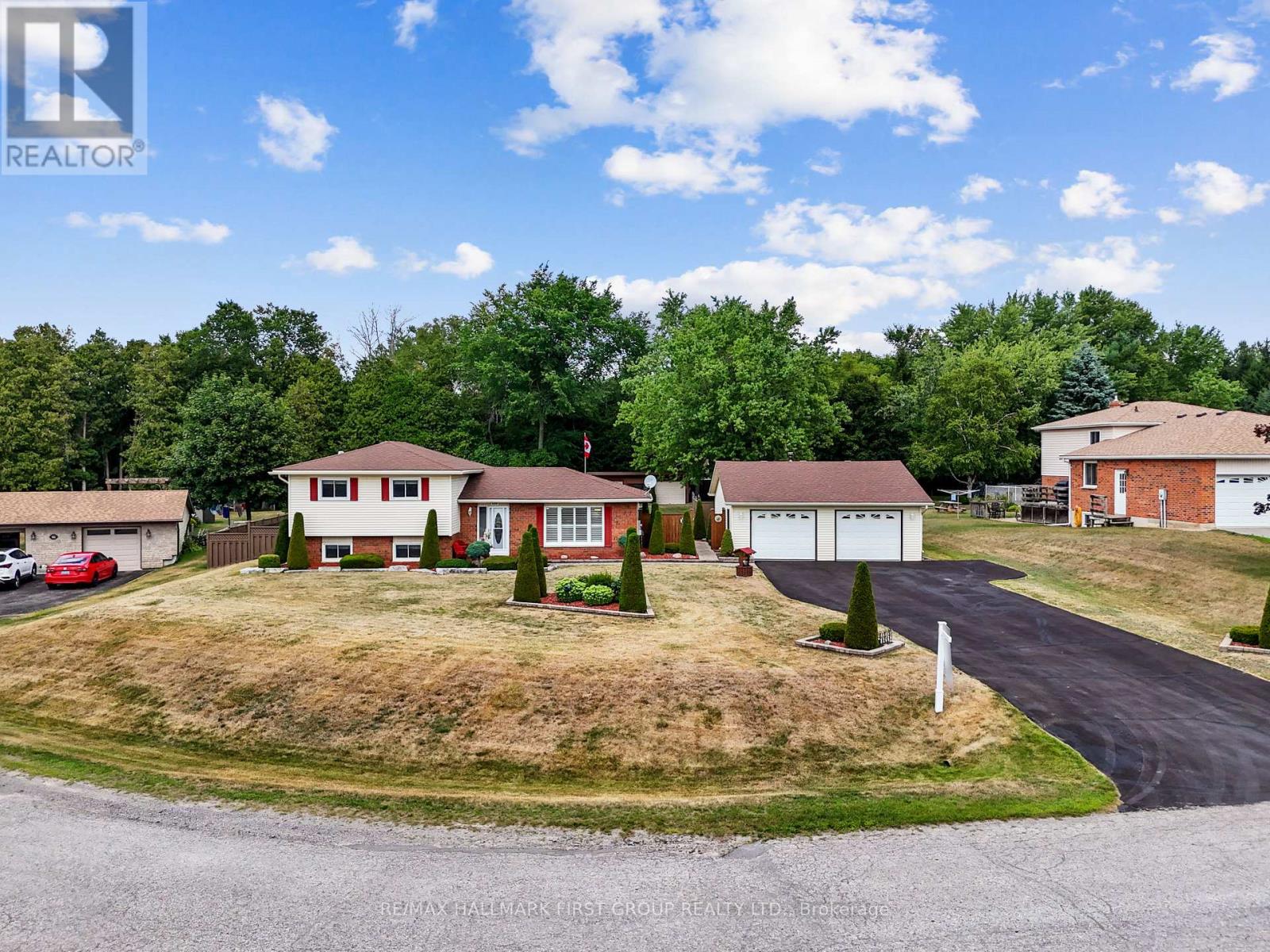 8266 Albert Ct, Hamilton, ON K9A 4J7
