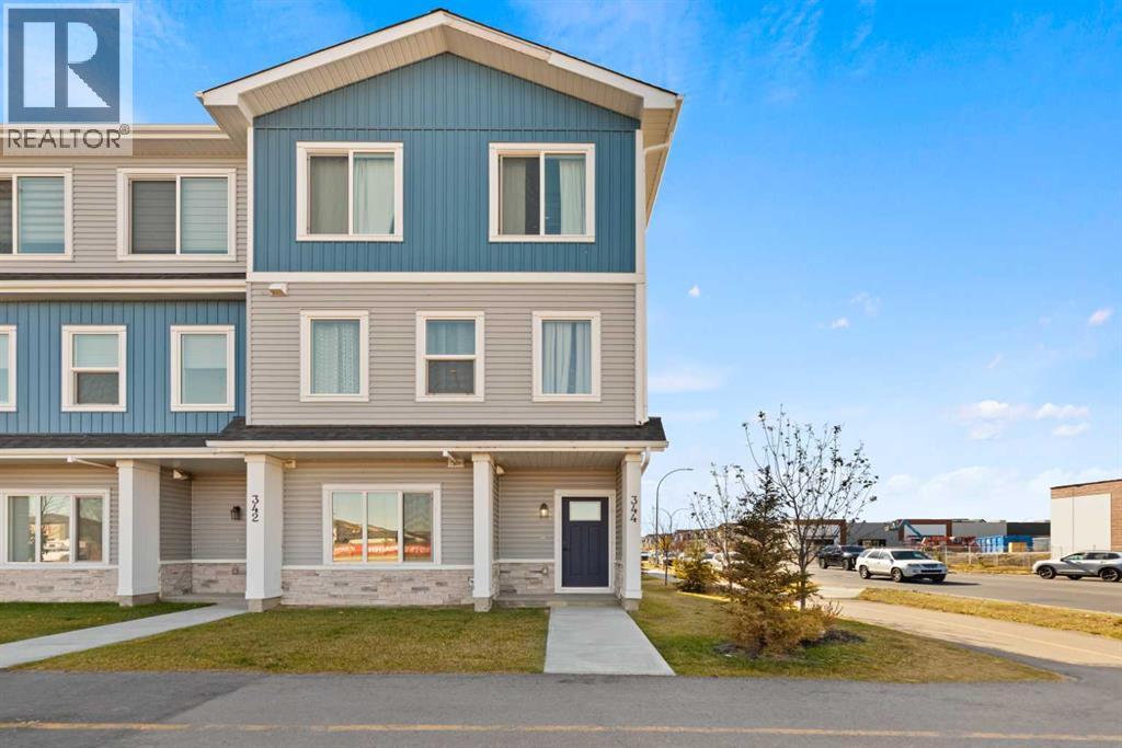 344 Corner Meadows Sq NE, Calgary, AB T3N 2N1