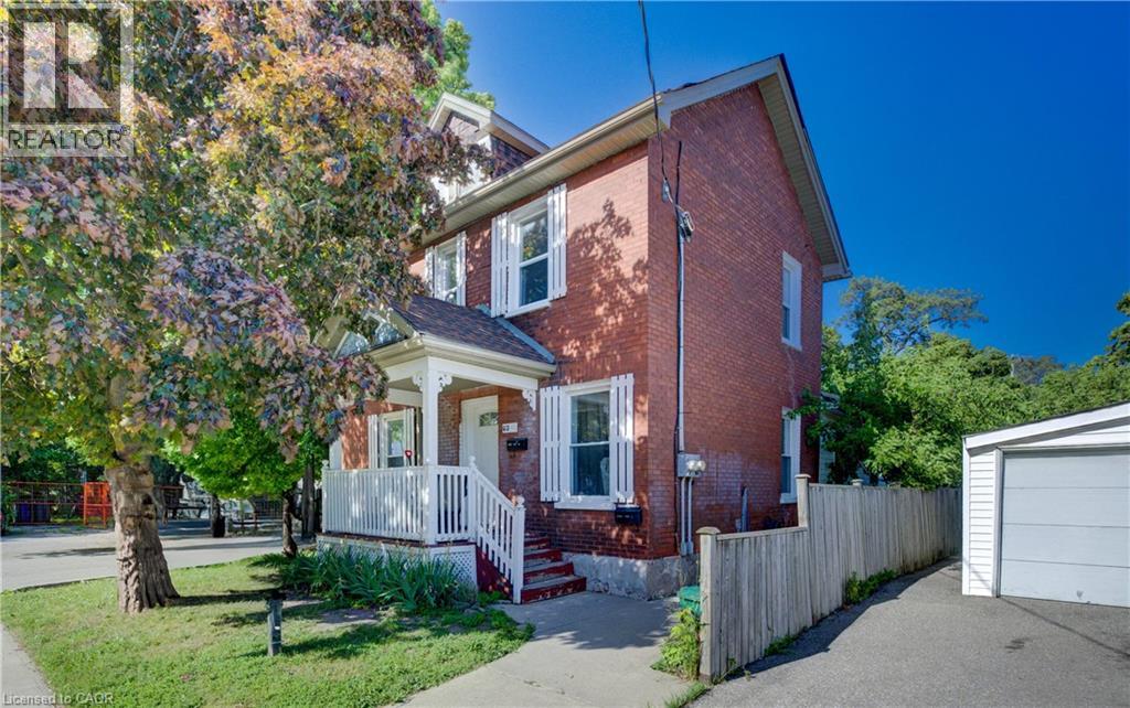 63 Brook St, Cambridge, ON N1R 4C4
