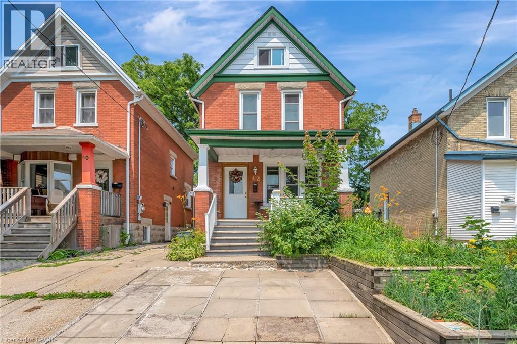 42 Shanley St, Kitchener, ON N2H 5N0