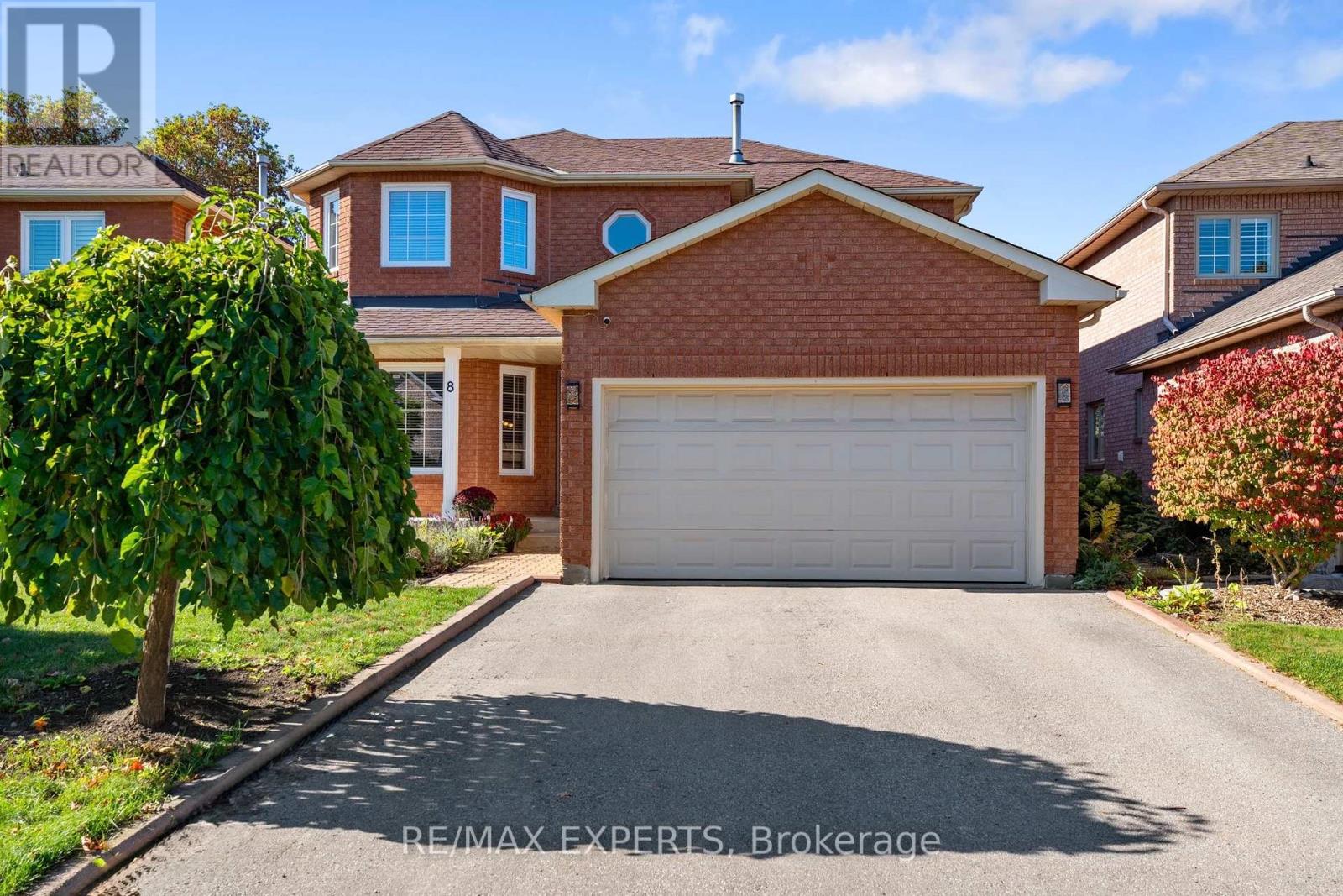 8 Strawberry Hill Ct, Caledon, ON L7E 1R9