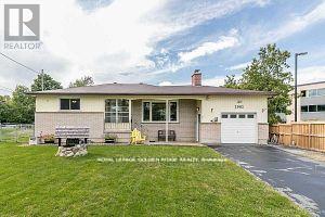 2082 Lea Rd, Innisfil, ON L9S 1T3