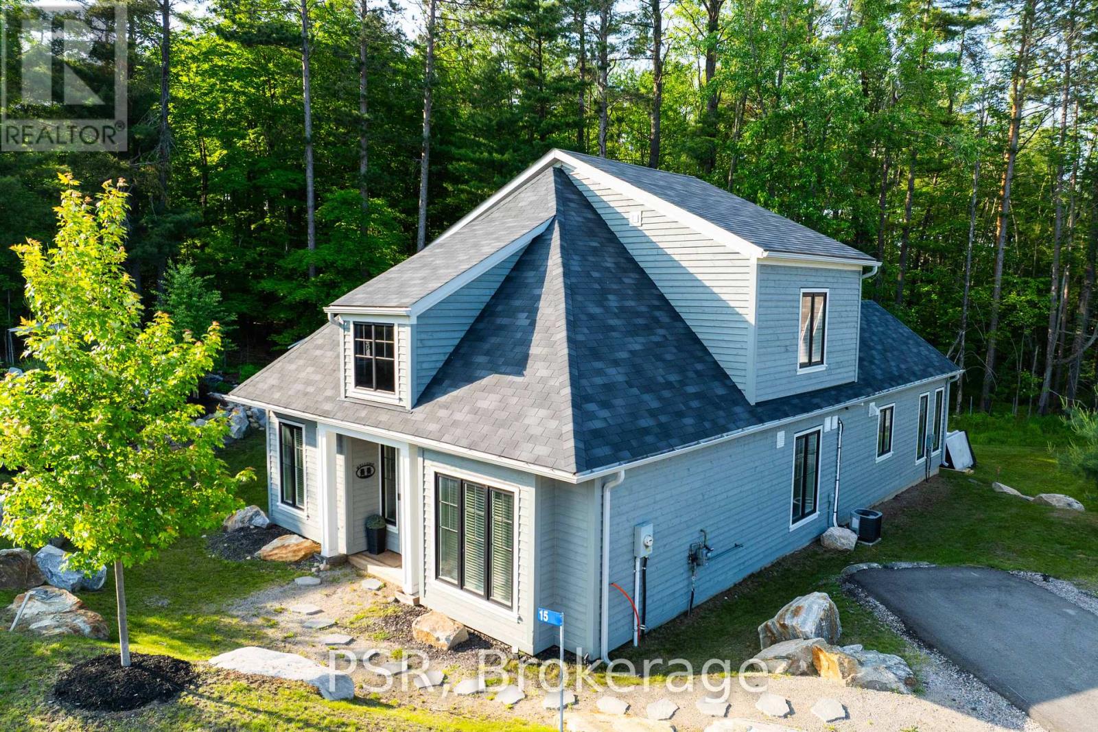 15 2054 Peninsula Rd, Muskoka Lakes, ON P0B 1G0