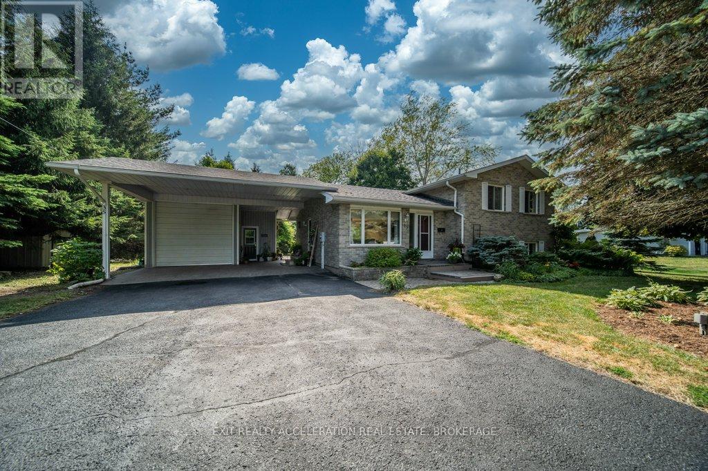 35 Riverview Dr, Greater Napanee, ON K7R 3A1