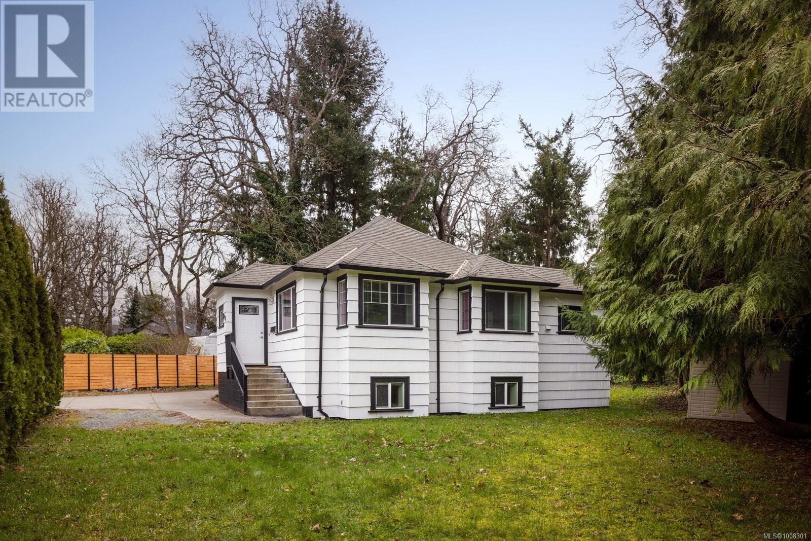 3918 Cedar Hill Cross Rd, Saanich, BC V8P 2N2