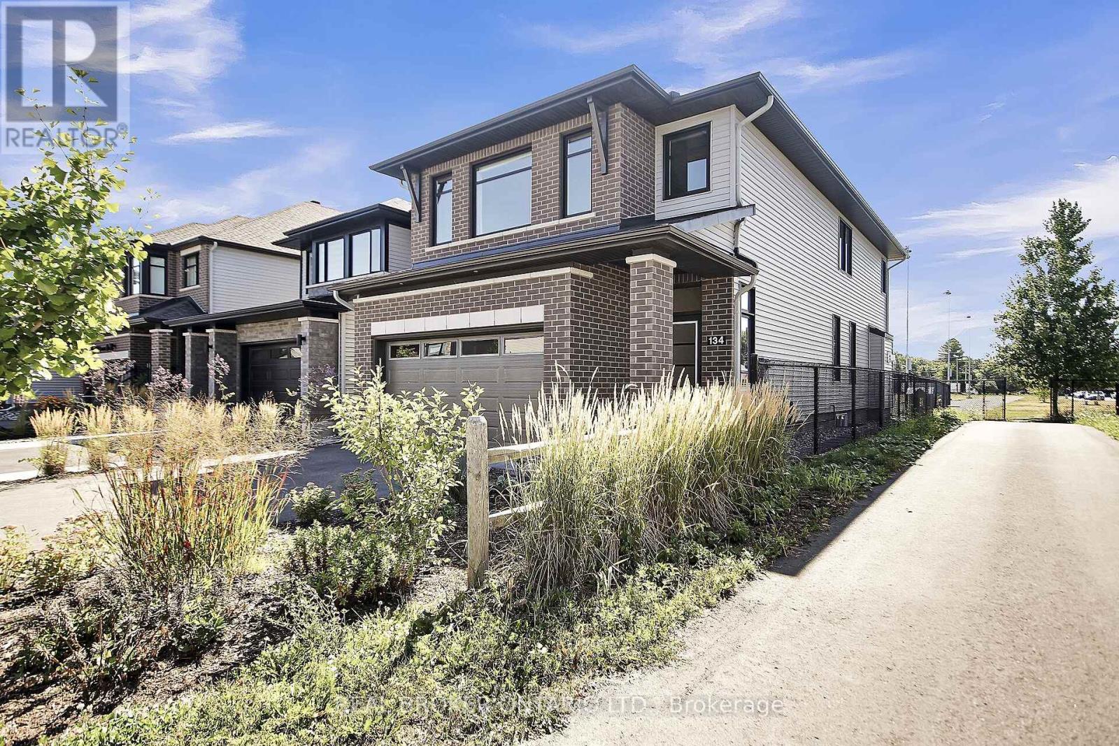 134 Crevasse Rd, Ottawa, ON K1W 0P9