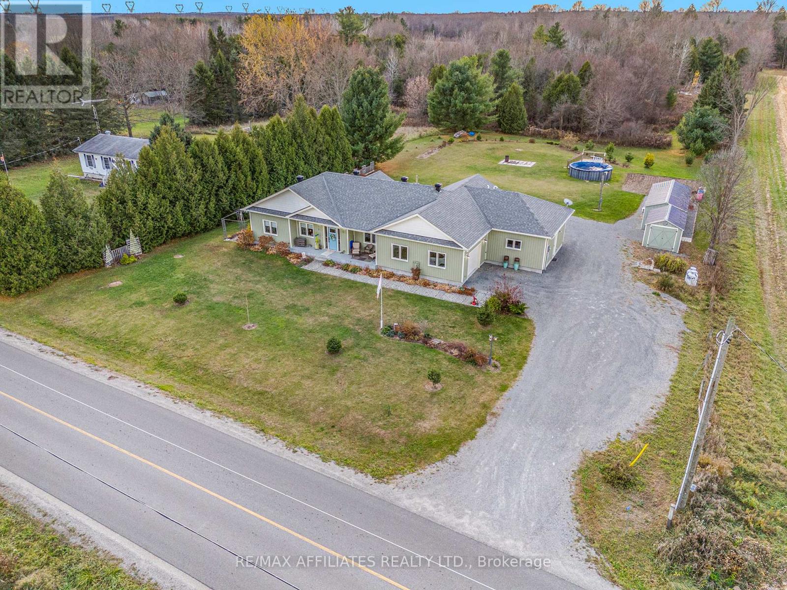 100 Summers Rd, Rideau Lakes, ON K0G 1E0