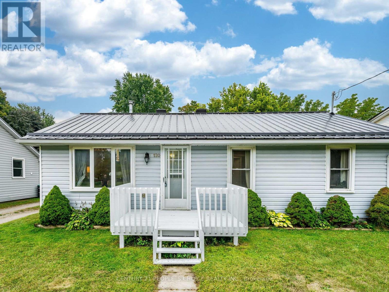 120 Queen St, Essa, ON L0M 1B0