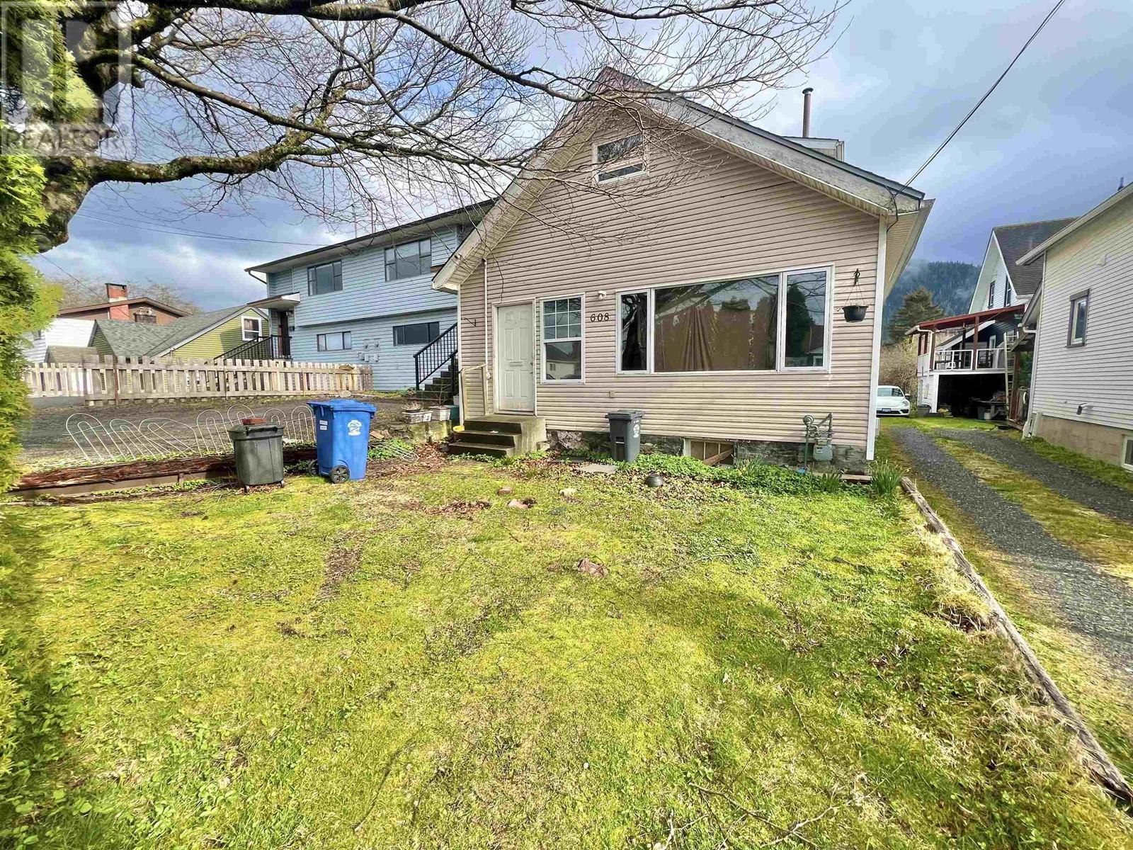 608 E 5th Ave, Prince Rupert, BC V8J 1S5