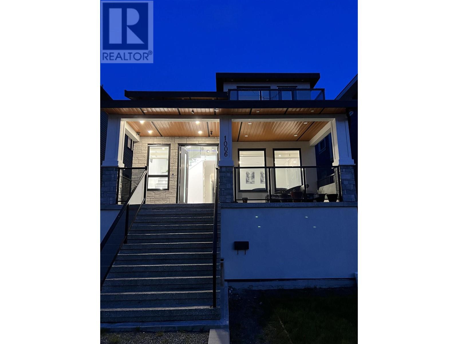 1006 Salter St, New Westminster, BC V3M 5A6
