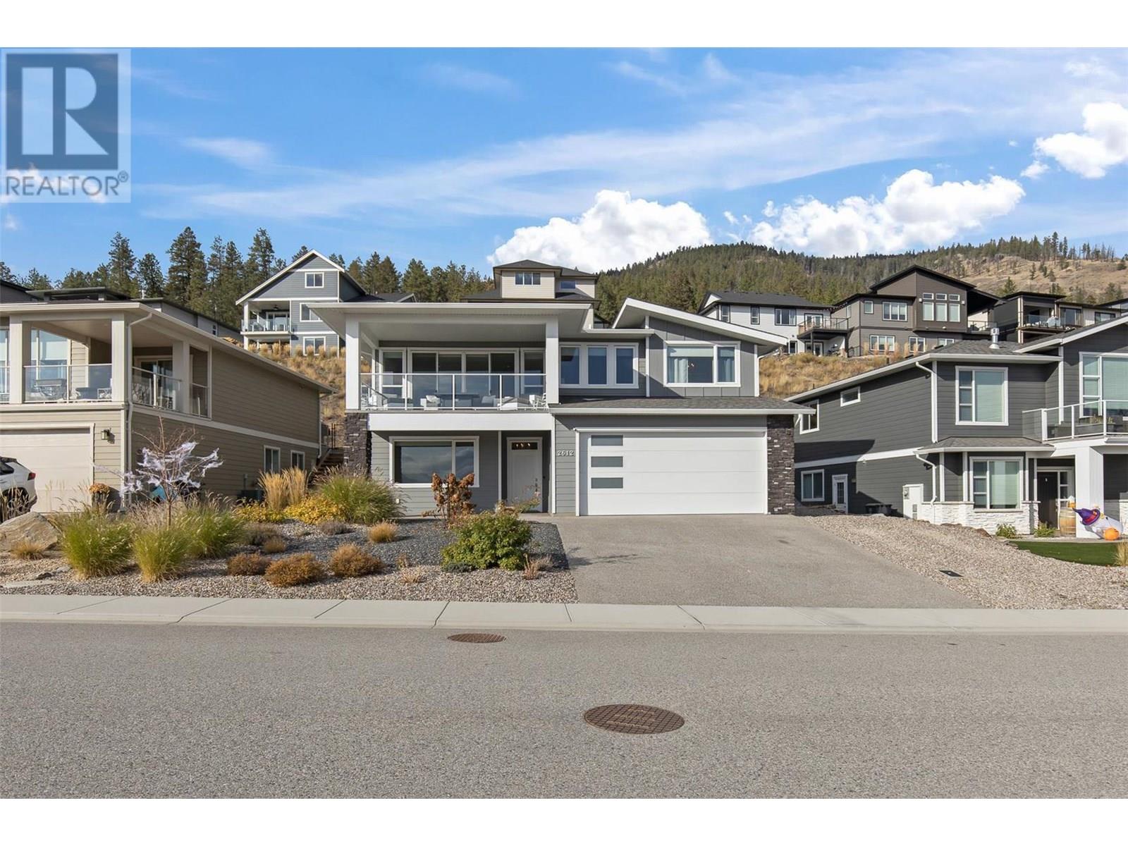 2612 Paramount Dr, West Kelowna, BC V4T 3N3