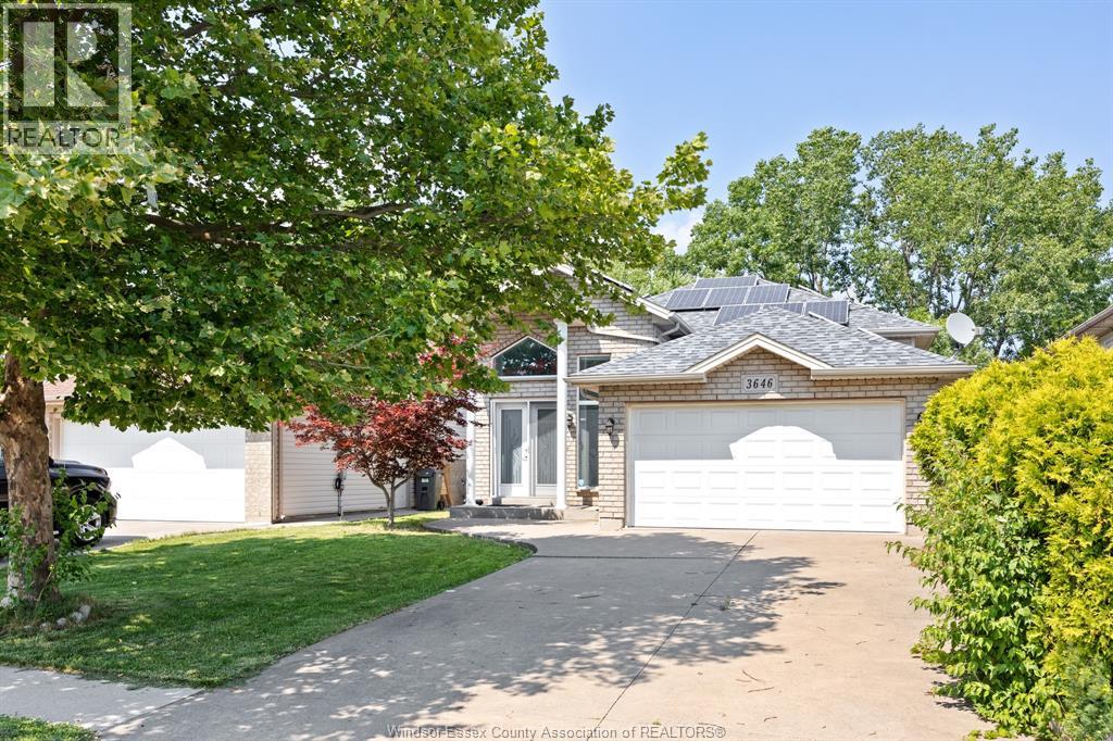 3646 Holburn St, Windsor, ON N9E 4V4