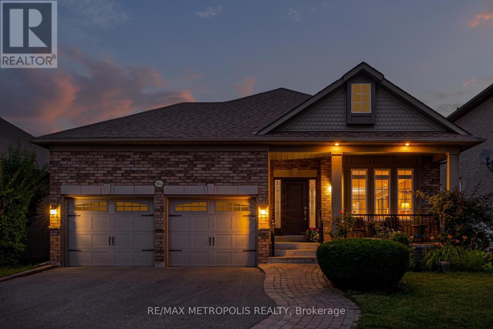 564 Blackwood Blvd, Oshawa, ON L1K 2N6