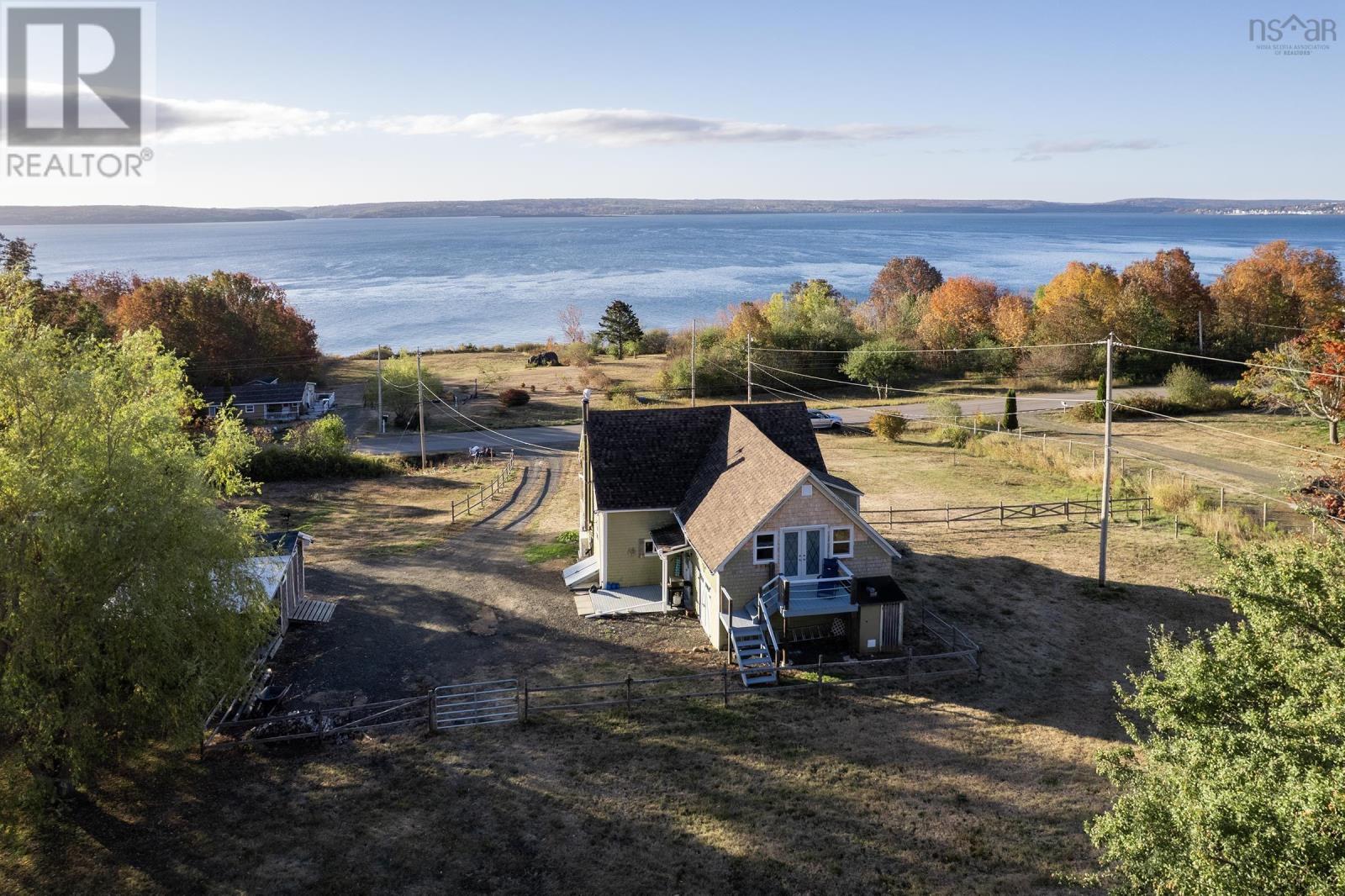 1289 Granville Rd, Victoria Beach, NS B0S 1A0