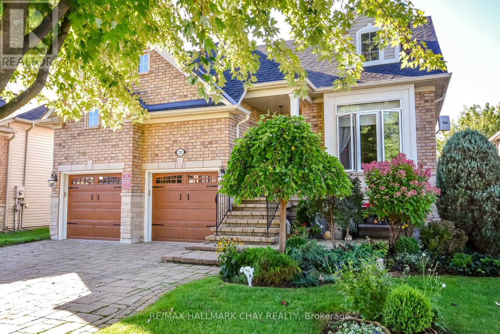 33 Meadowood Dr, Wasaga Beach, ON L9Z 3B8