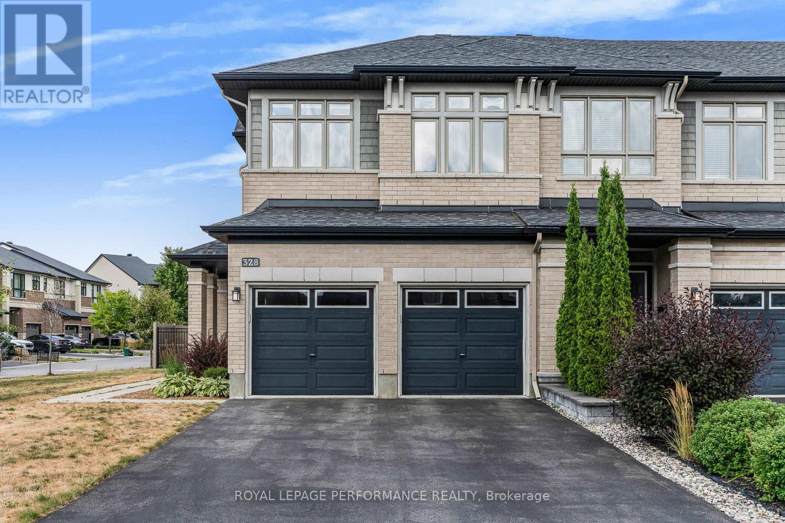 328 Ballinville Cir, Ottawa, ON K4M 0E2