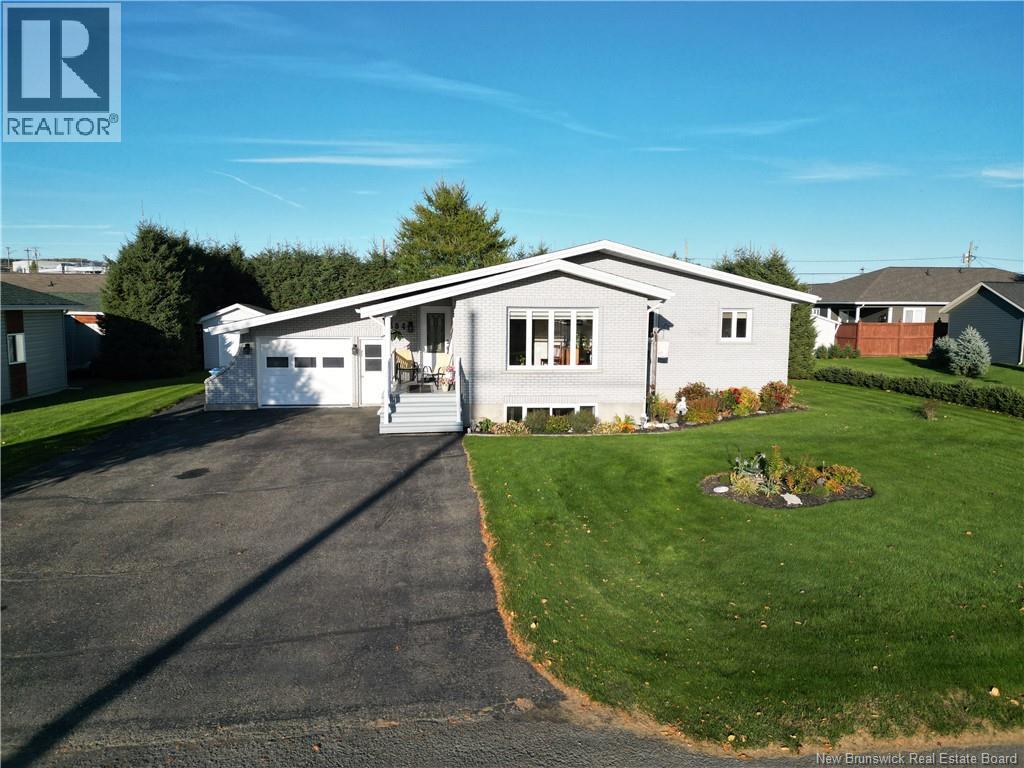 384 Taylor St, Grand Falls, NB E3Y 3V9