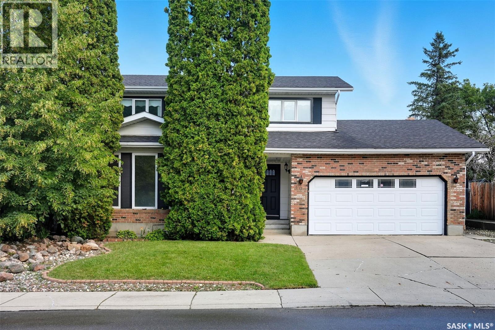 407 Penryn Ct, Saskatoon, SK S7H 5G8