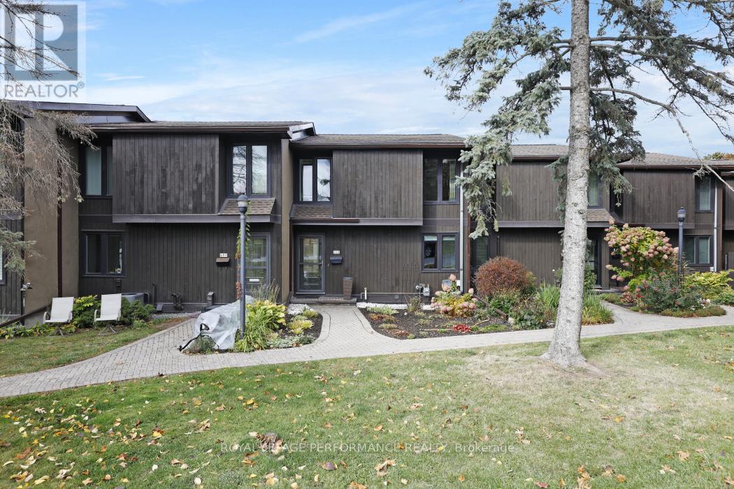 695 Richmond Rd, Ottawa, ON K2A 0G6