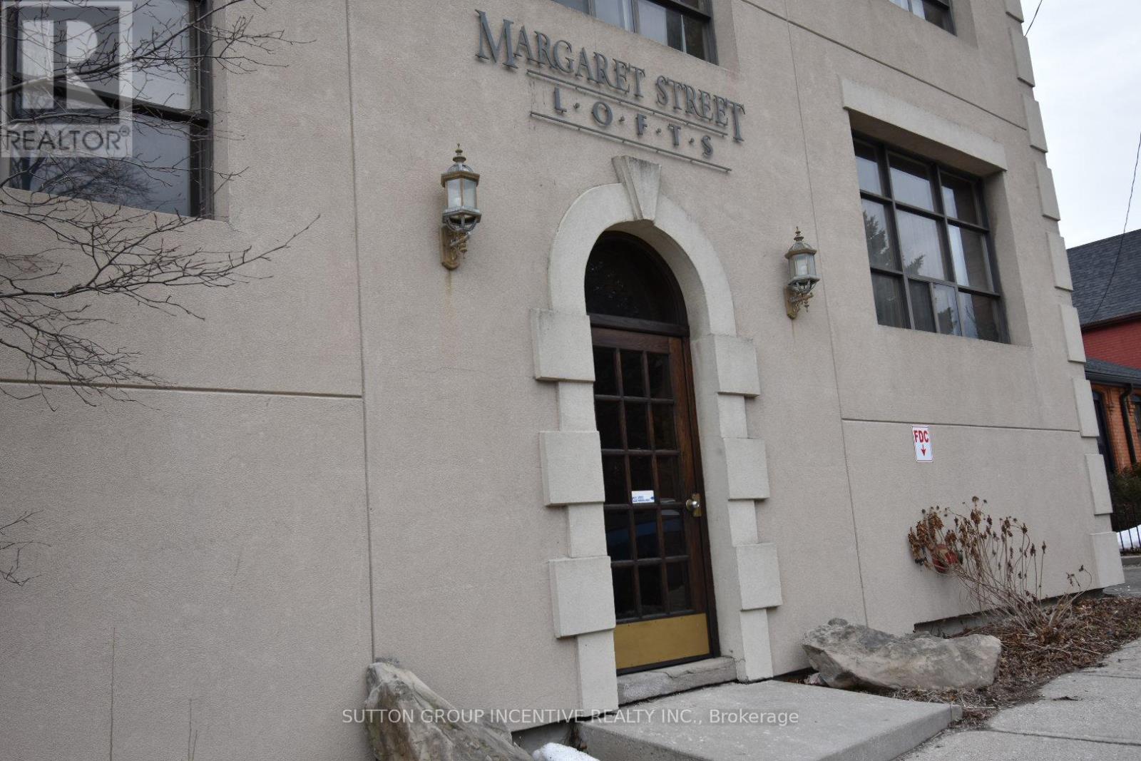 24 36 Margaret St, Hamilton, ON L8P 4C8