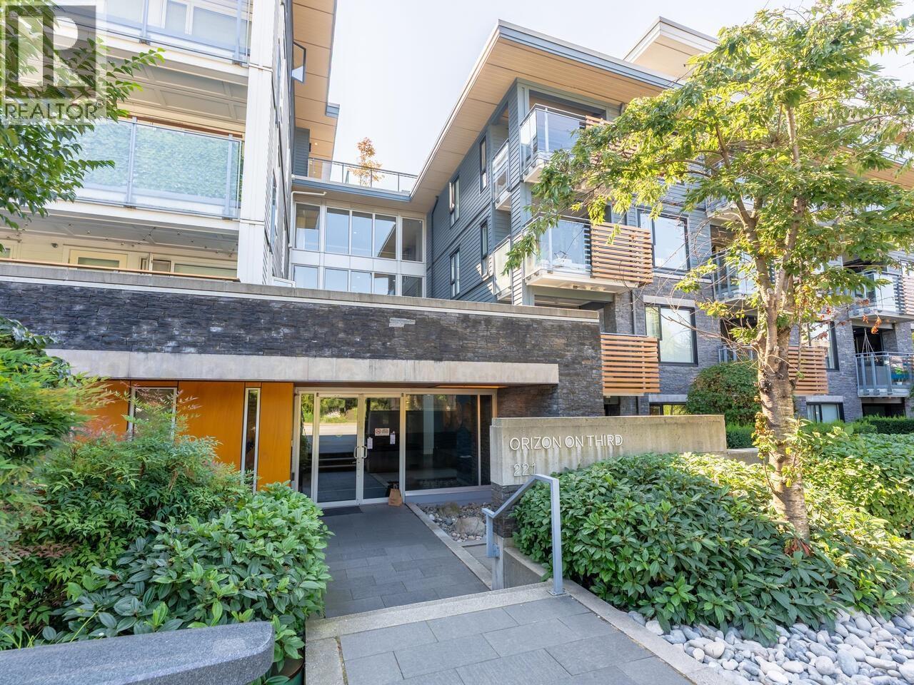 221 E 3rd Street Unit 111, North Vancouver, BC V7L 0C1