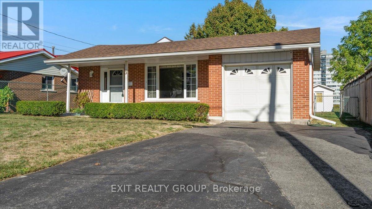 3 Robertson Ln, Belleville, ON K8P 4C2