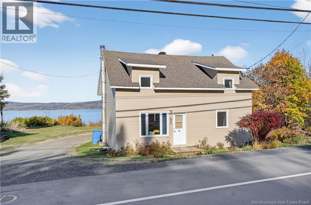 605 Victoria St, Dalhousie, NB E8C 2V6