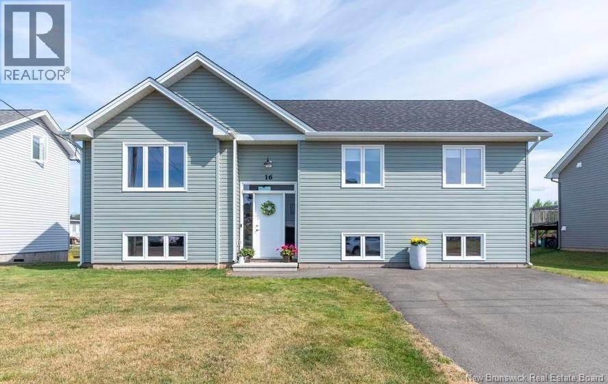 16 Luxor Dr, Riverview, NB E1B 0V8