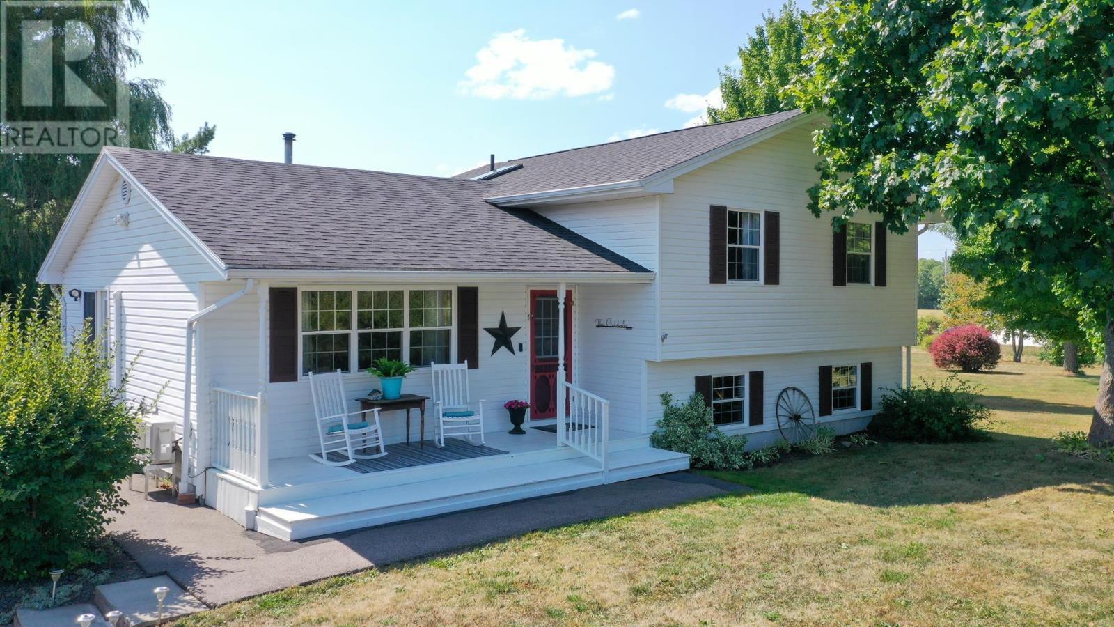 315 Falmouth Back Rd, Falmouth, NS B0P 1P0