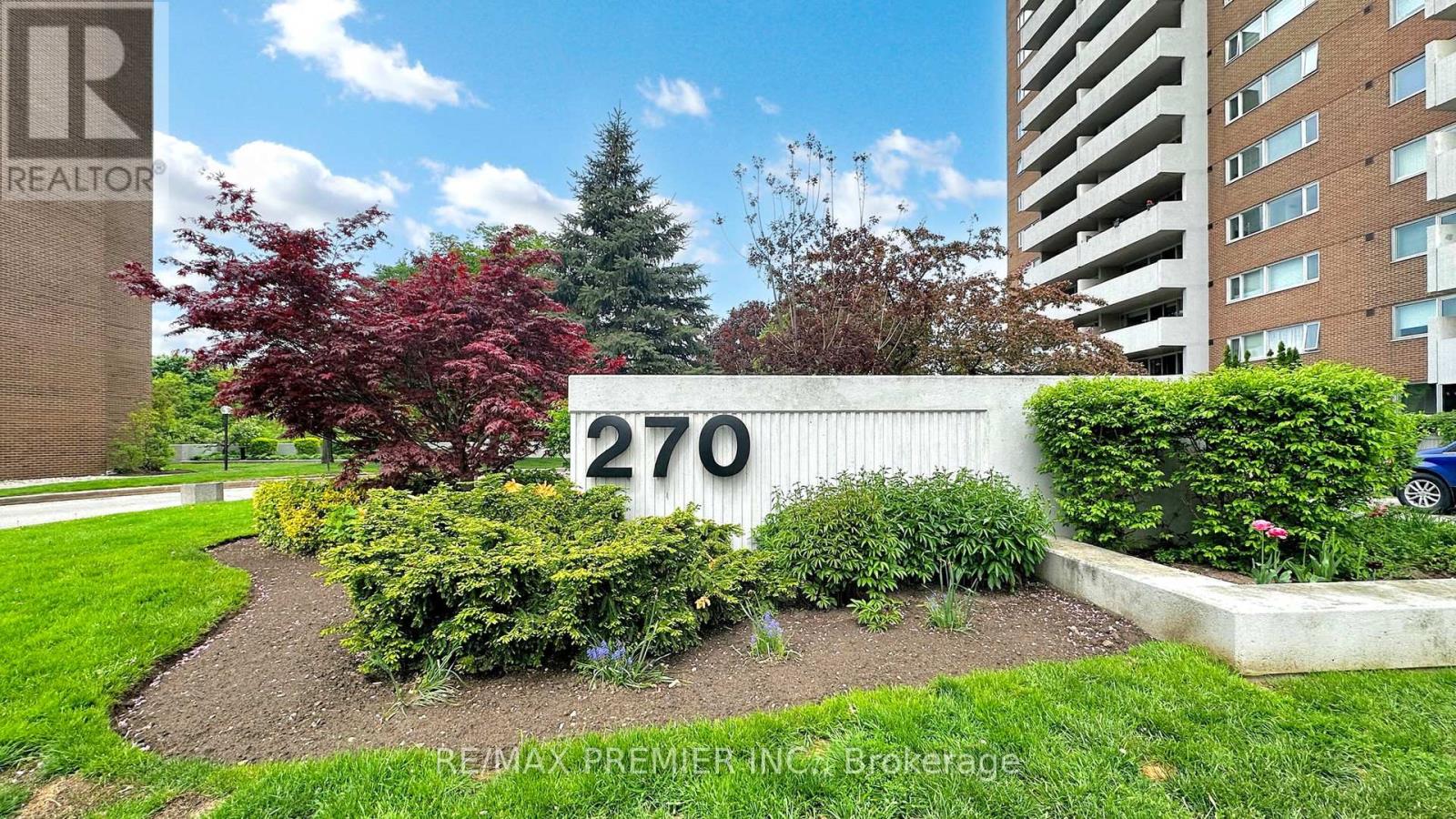 710 270 Scarlett Rd, Toronto, ON M6N 4X7