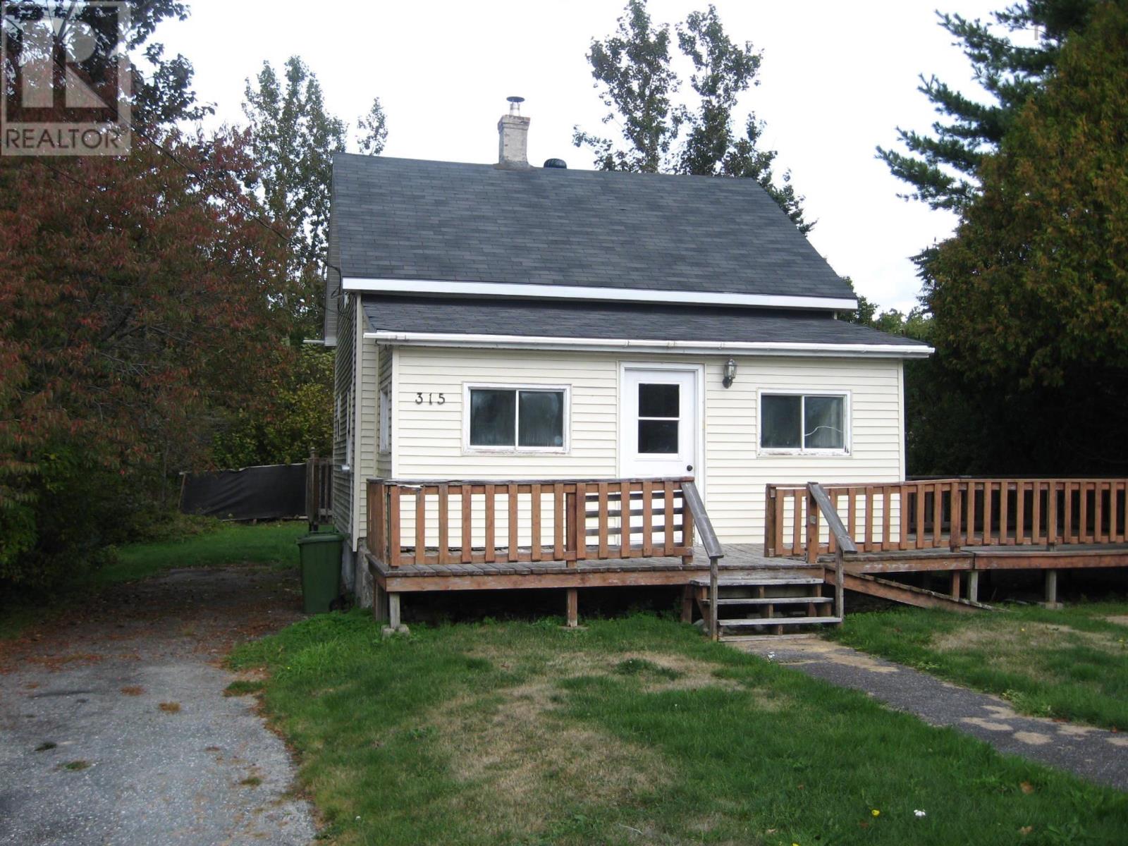 315 Shore Rd, Mersey Point, NS B0T 1K0
