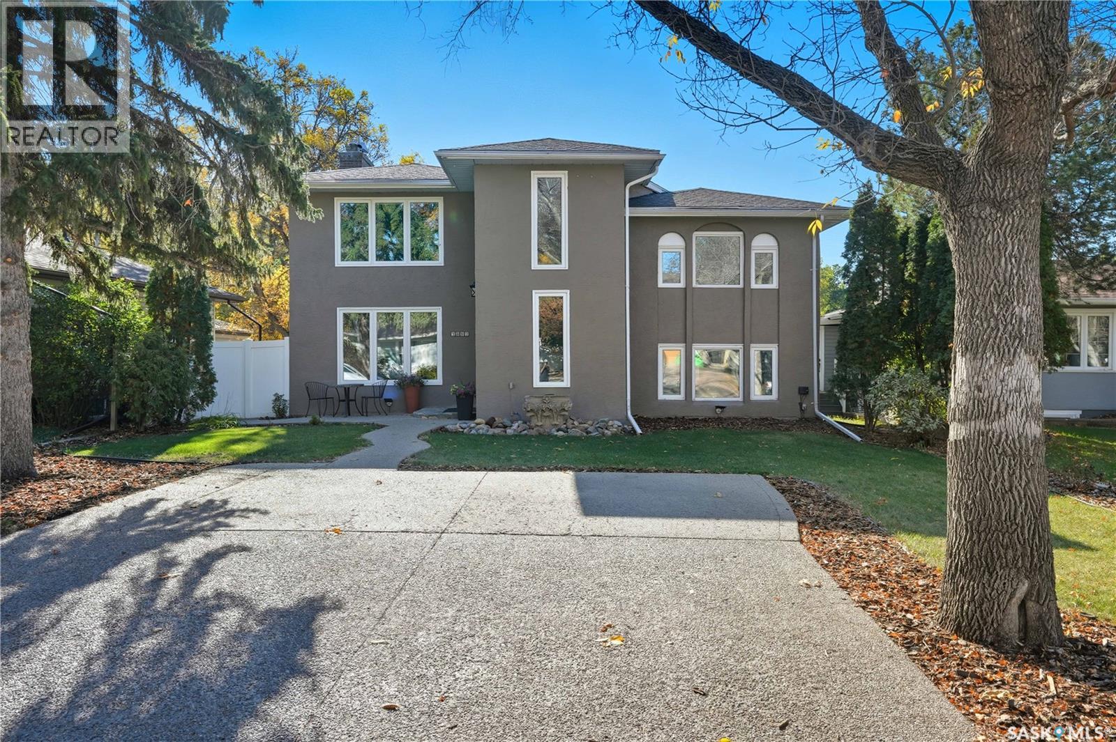 2807 Assiniboine Ave, Regina, SK S4S 1E2