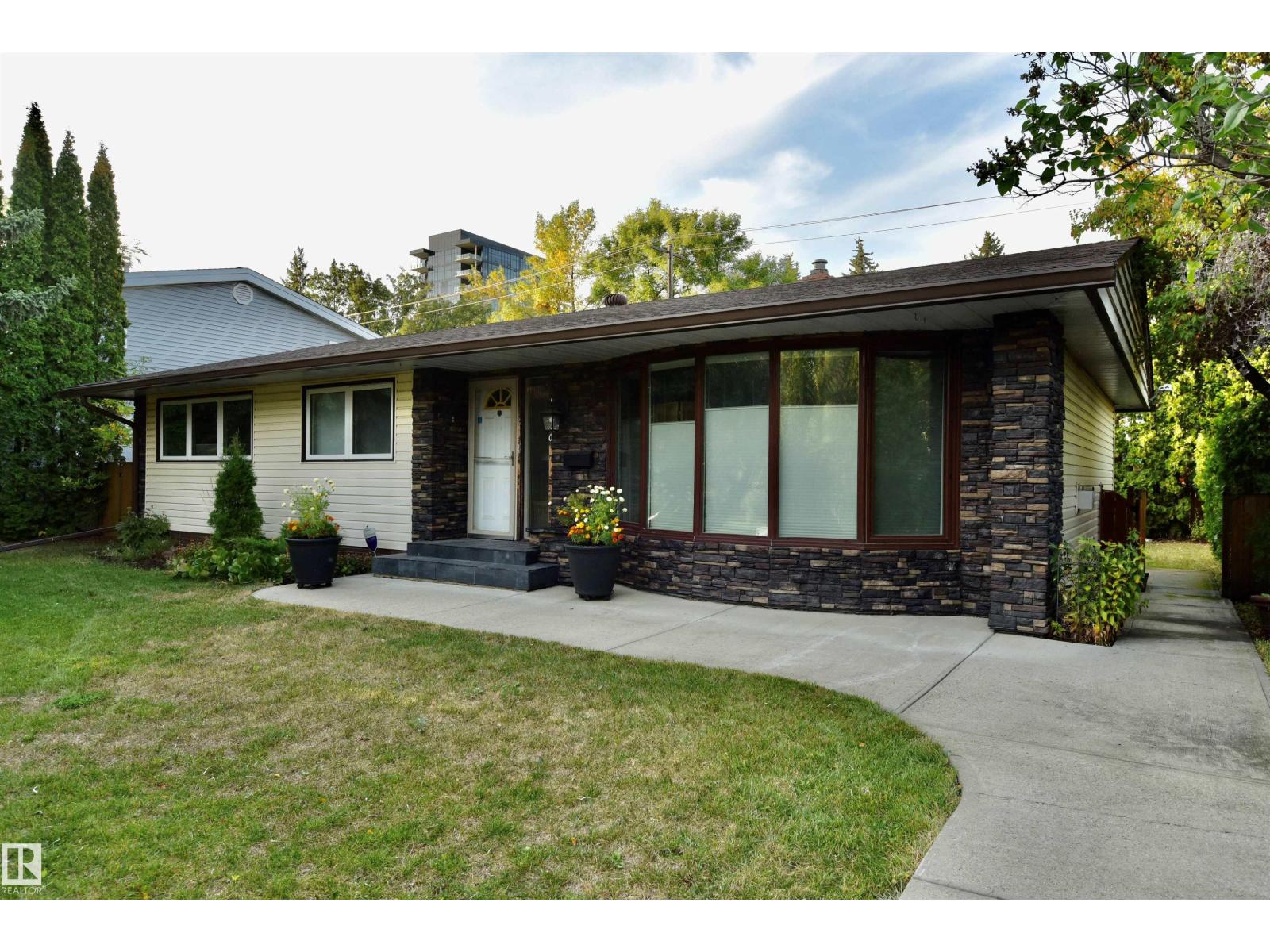 101 Av Nw Unit 13910 #a, Edmonton, AB T5N 0L2