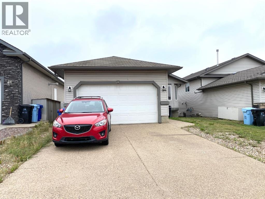 104 Philpott Bay, Fort Mcmurray, AB T9K 2T8