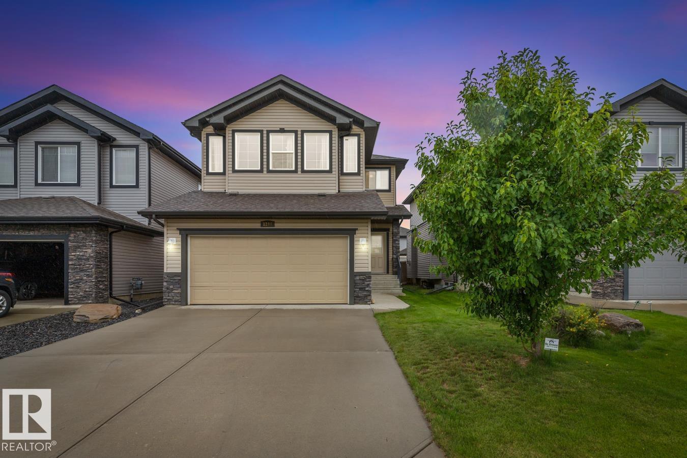1244 Hays Dr NW, Edmonton, AB T6M 0M3