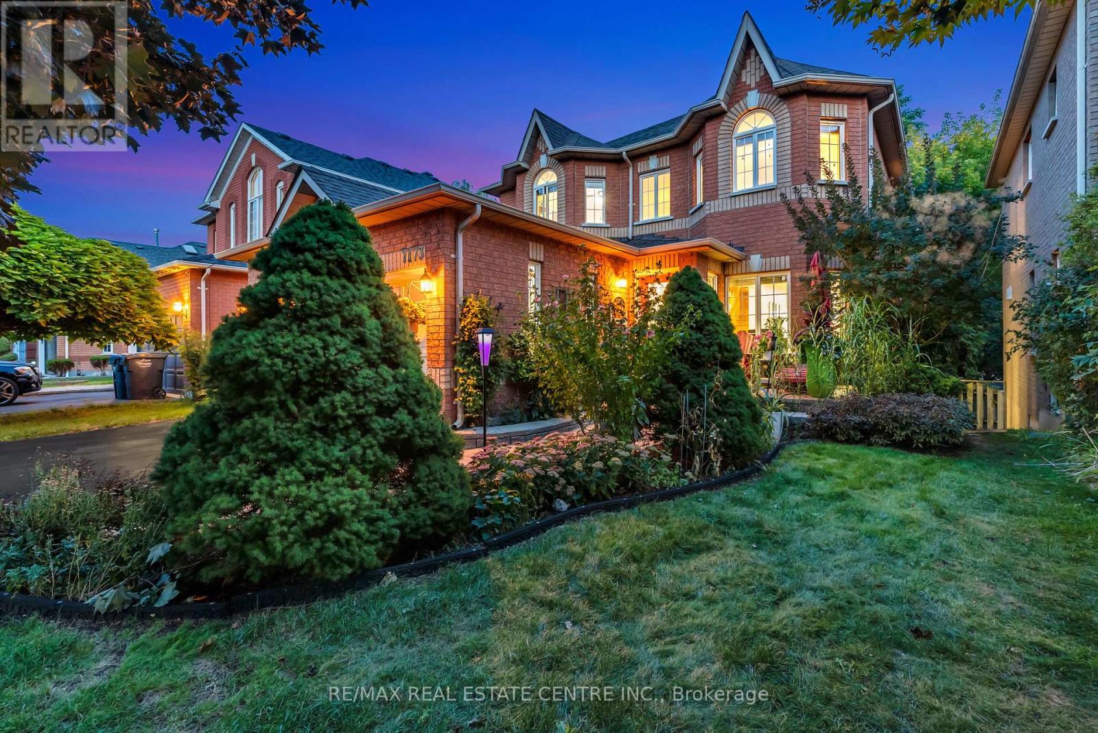 7173 Waldorf Way NW, Mississauga, ON L5N 7R3