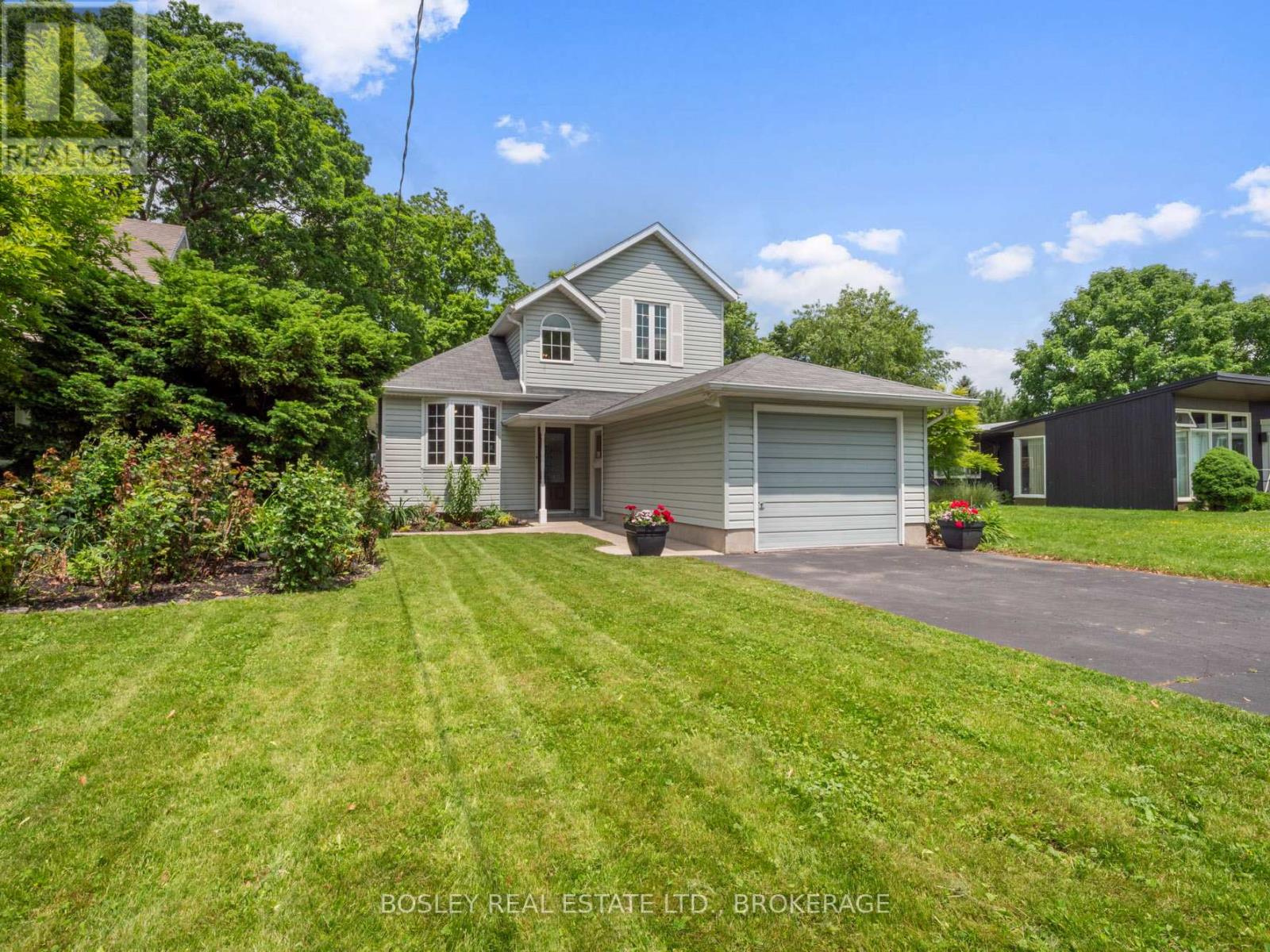 48 Henley Dr, St. Catharines, ON L2N 4A9