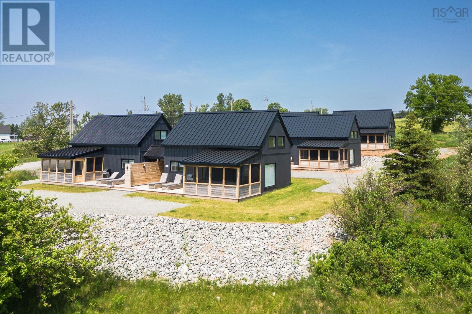 15 Shore Rd, Harbourview, NS B0E 2W0