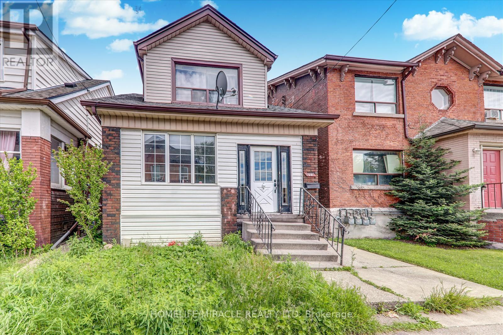 10 St Matthews Ave, Hamilton, ON L8L 5P3
